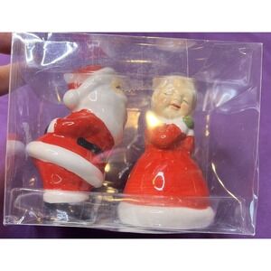 Sleigh Bell Bistro Ceramic Santa & Mrs. Claus Kissing Salt & Pepper Set NIB